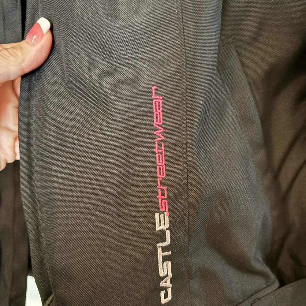 Women’s Protective Motorcycle Jacket - Picture 5 of 8
